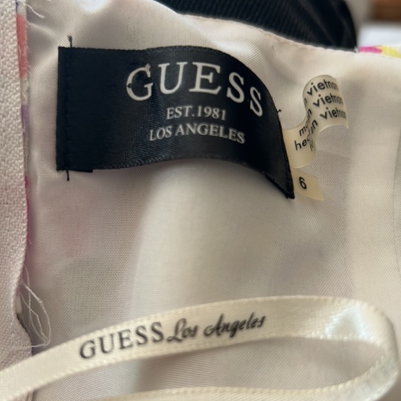NWOT Beautiful Guess Designer Mini Dress in Size 6 - Picture 4 of 4